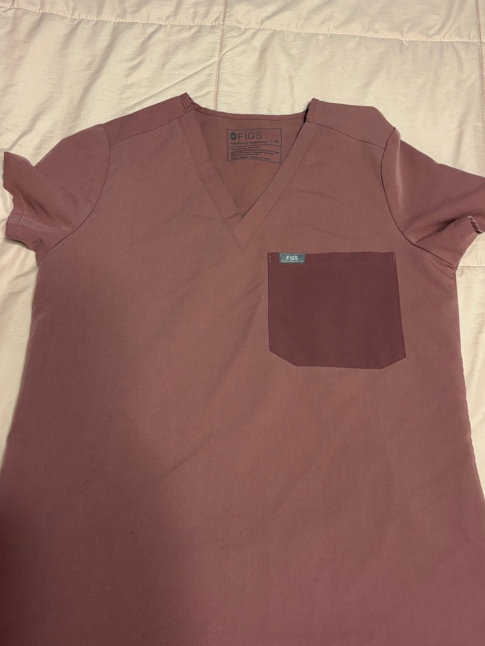 Figs Women's V-Neck Scrub Top in Dusty Mauve